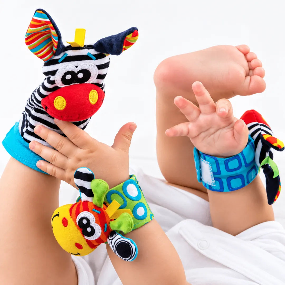 Kit Sensorial Baby Pequeno Tesouro – 2 Meias + 2 Pulseiras para Bebê